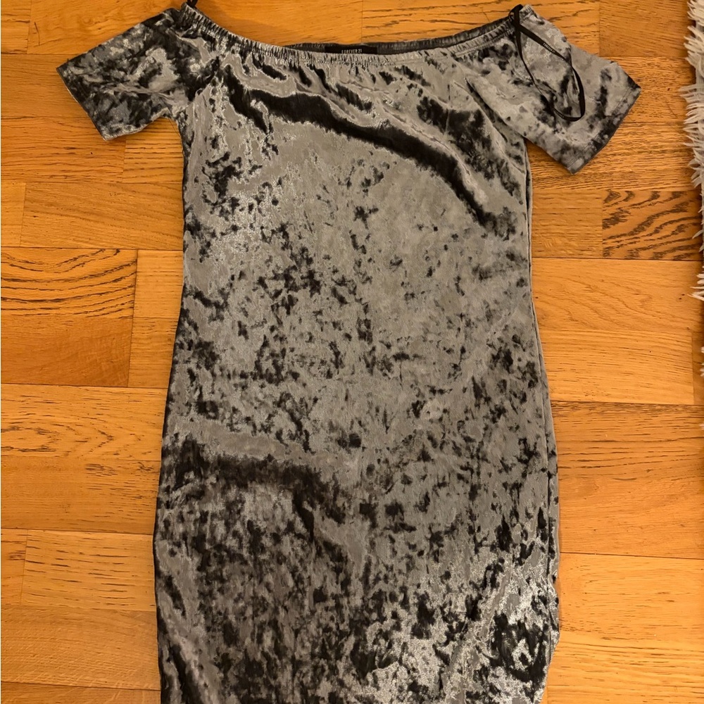 Forever 21 Gray Crushed Velvet Off-Shoulder Mini Dress